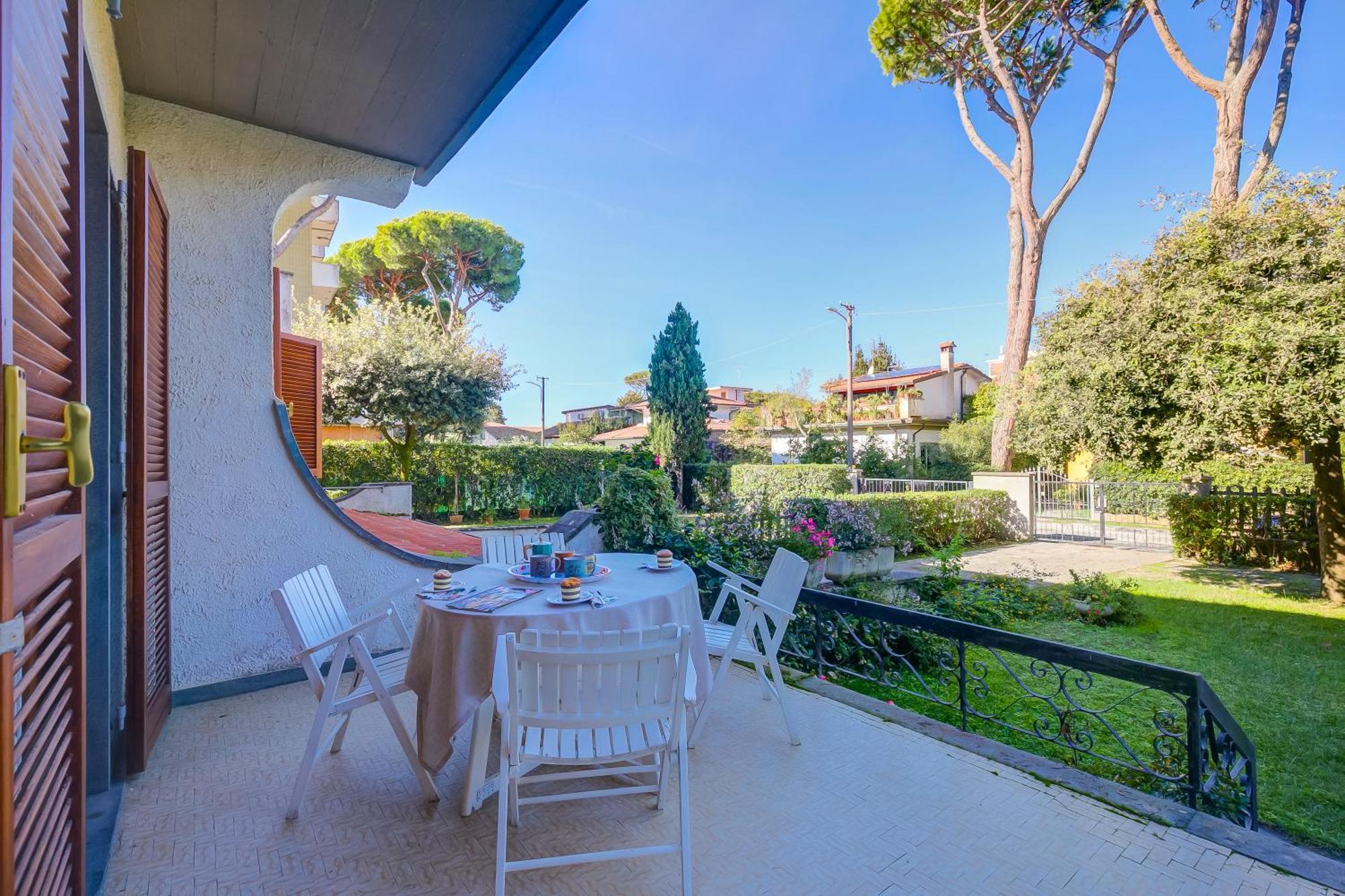 Casa Maddalena Al Mare 600M From Sea - Happy Rentals Marina di Pietrasanta Extérieur photo