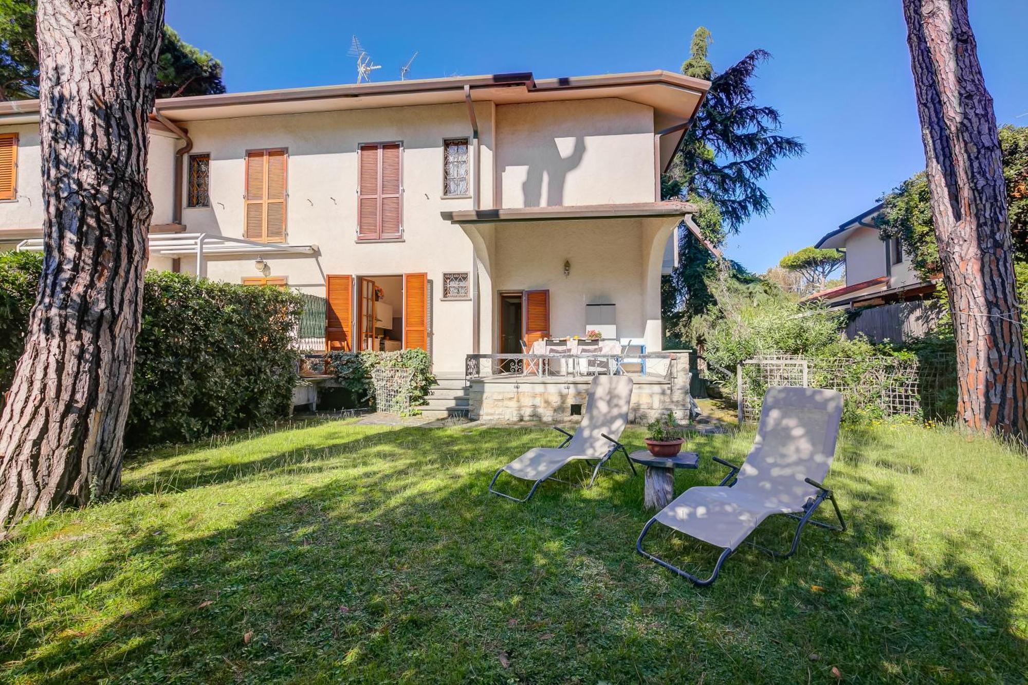 Casa Maddalena Al Mare 600M From Sea - Happy Rentals Marina di Pietrasanta Extérieur photo